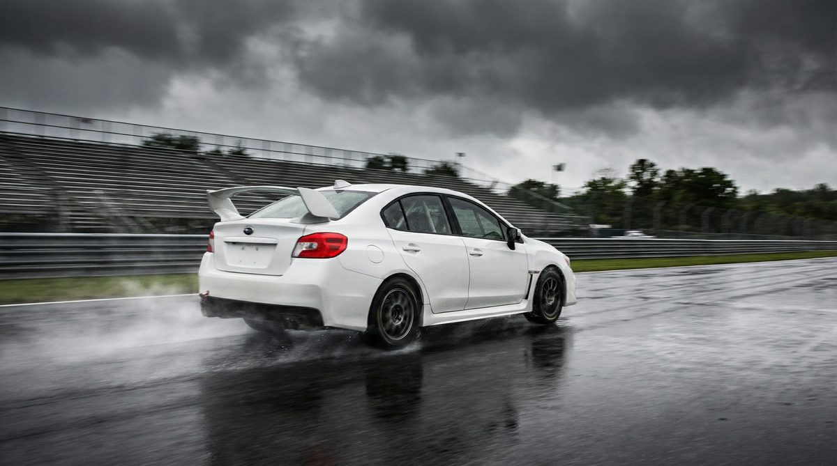 蘑菇视频轿车性能改装视频